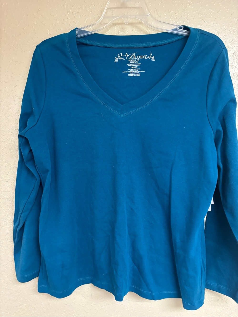 L.A. Blues Teal V-Neck Long Sleeve Women's Top
